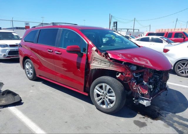 2022 TOYOTA SIENNA (VIN: 5TDJRKEC0NS099710)