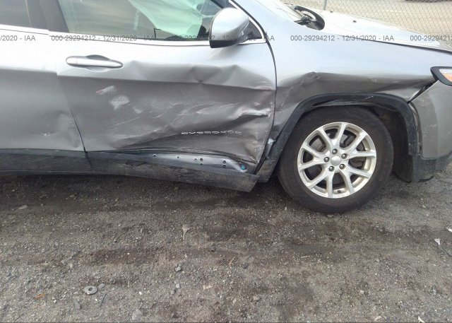 1C4PJLCB6HW586884 2017 JEEP CHEROKEE