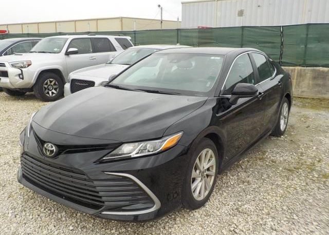 2022 TOYOTA CAMRY (VIN: 4T1C11AK8NU639402)