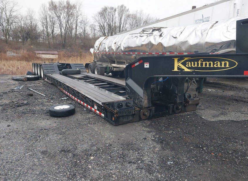 2023 Kaufman Detachable Flatbed Trailer photo
