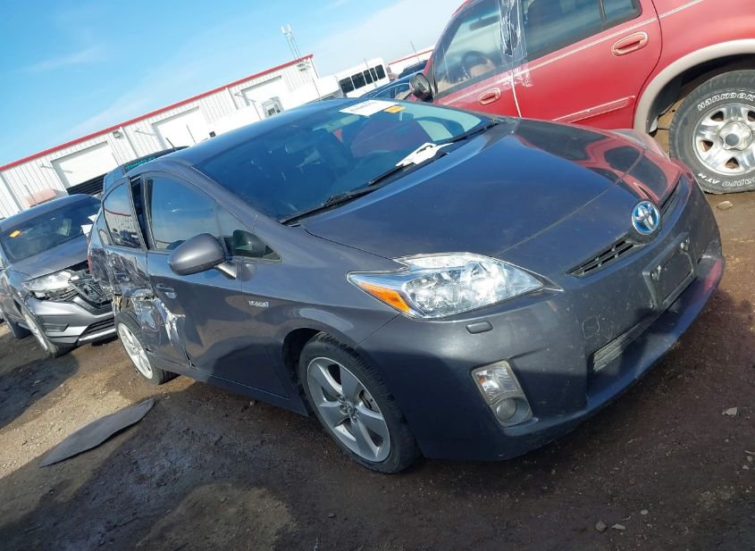 2010 TOYOTA PRIUS V photo