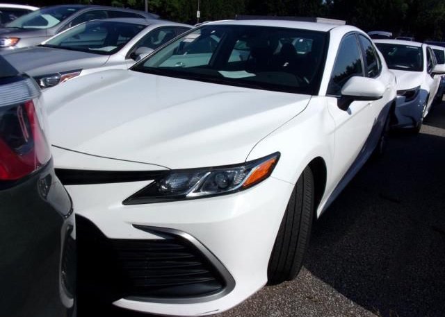 2022 TOYOTA CAMRY (VIN: 4T1C11AK0NU689792)
