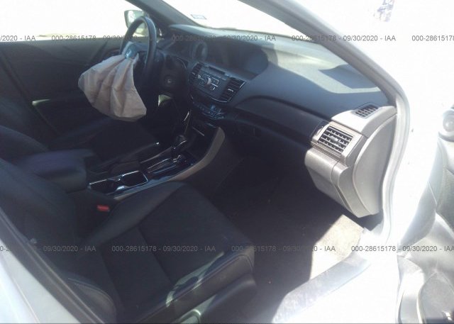 пригнать из сша 2016 HONDA ACCORD SEDAN 1HGCR2F61GA044427