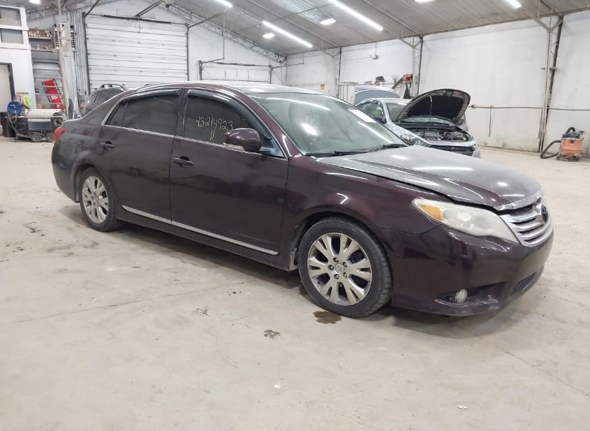 2011 TOYOTA AVALON photo