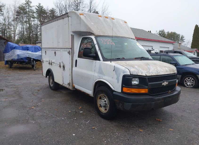 2006 CHEVROLET EXPRESS CUTAWAY WORK VAN photo