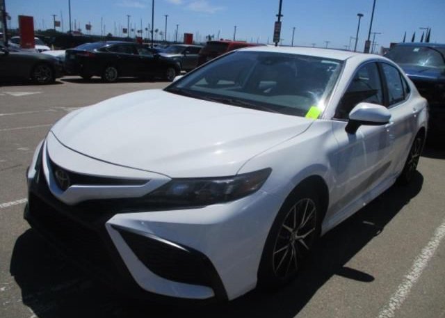 2021 TOYOTA CAMRY (VIN: 4T1G11AK9MU586855)