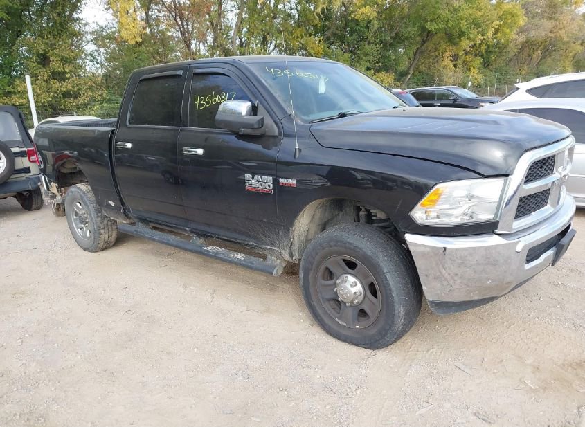 2017 RAM 2500 SLT  4X4 6'4 BOX photo