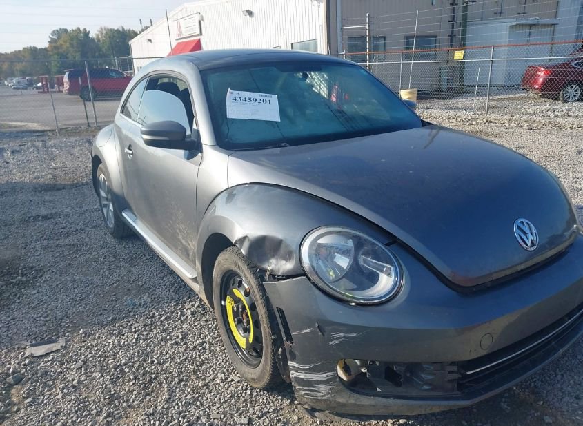 2013 VOLKSWAGEN BEETLE 2.0L TDI photo