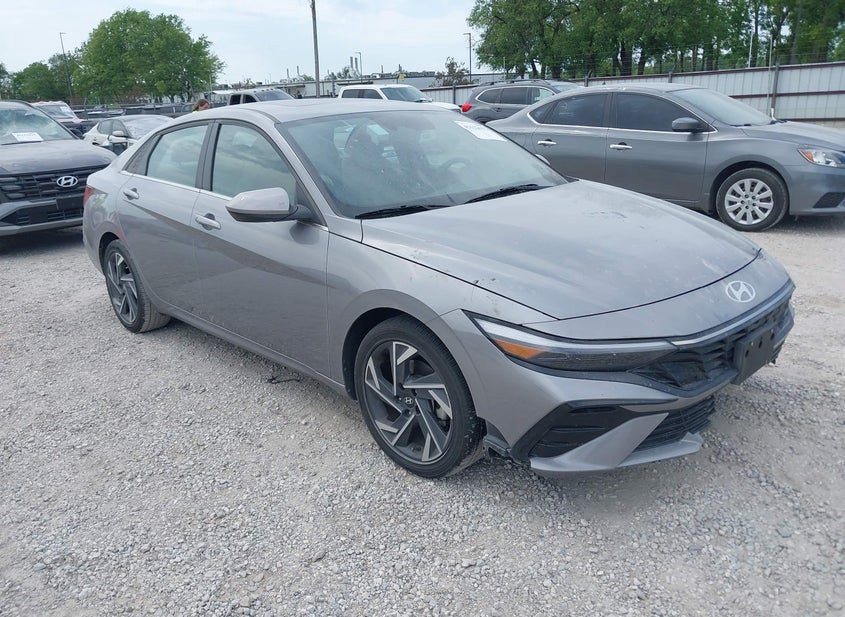 2025 Hyundai Elantra 2.0L photo