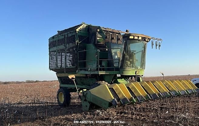 2005 JOHN DEERE 7460 COTTON STRIPPER photo