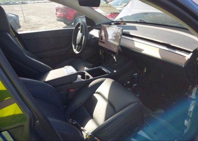 2022 TESLA MODEL Y(VIN: 7SAYGDEF8NF374550