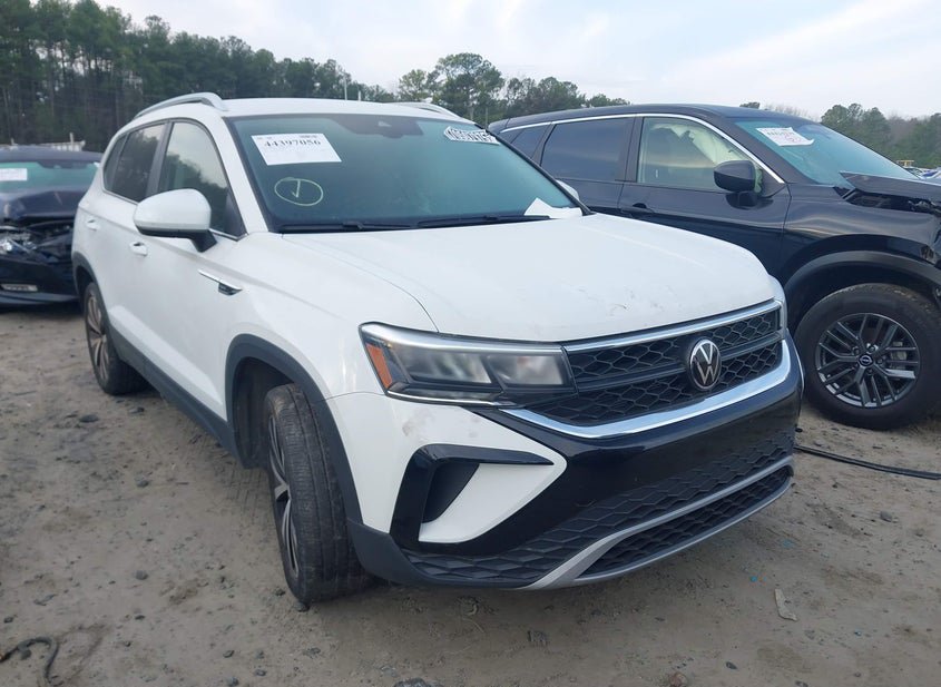 2024 VOLKSWAGEN TAOS 1.5T SE photo