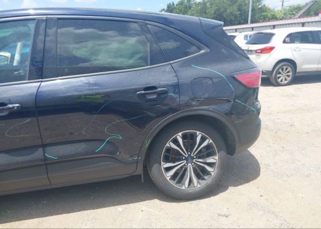 2021 FORD ESCAPE(VIN: 1FMCU9G68MUB01135