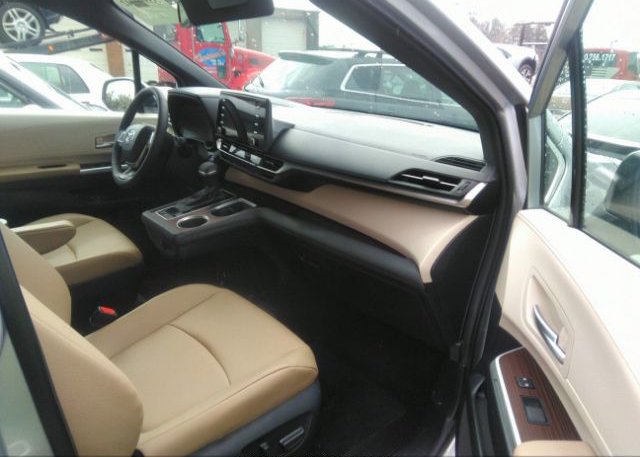 2021 TOYOTA SIENNA(VIN: 5TDYSKFC4MS037842