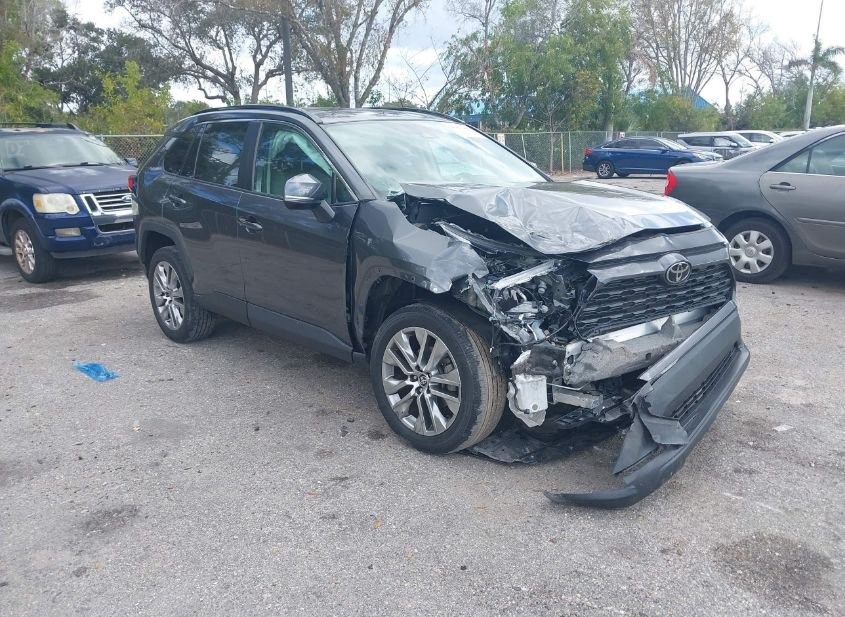 2022 TOYOTA RAV4 XLE PREMIUM photo