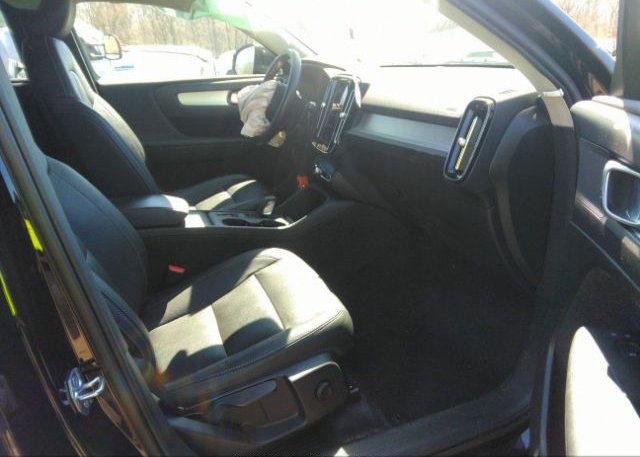 2021 VOLVO XC40(VIN: YV4162UK0M2561574