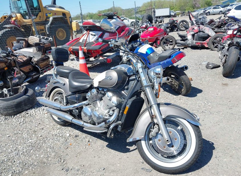 1997 Yamaha Xvz13 4 photo