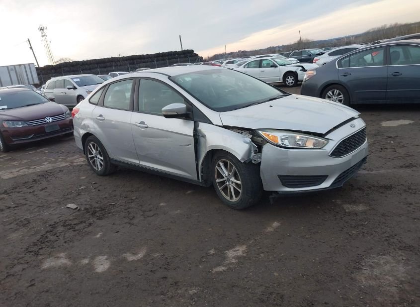 2015 FORD FOCUS SE photo