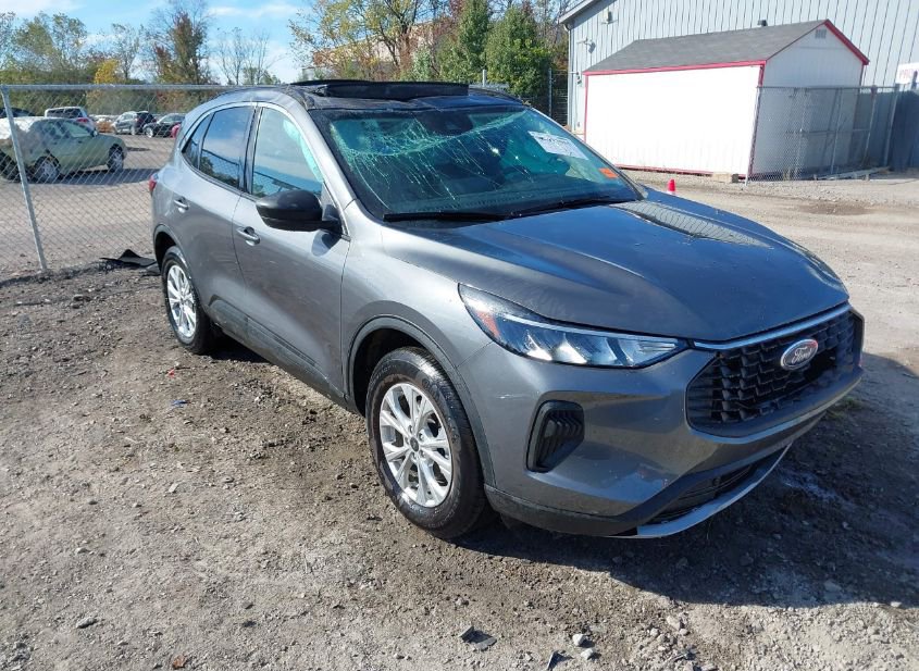 2024 FORD ESCAPE ACTIVE photo