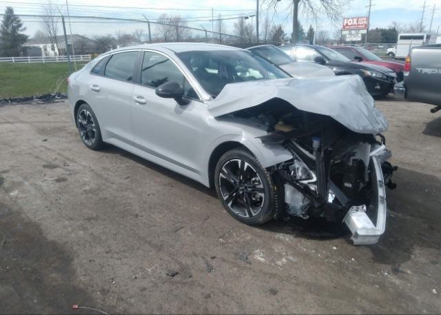2022 KIA K5 (VIN: 5XXG64J23NG161047)