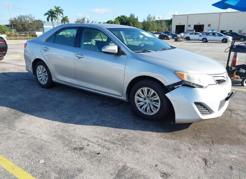 2013 TOYOTA CAMRY LE photo