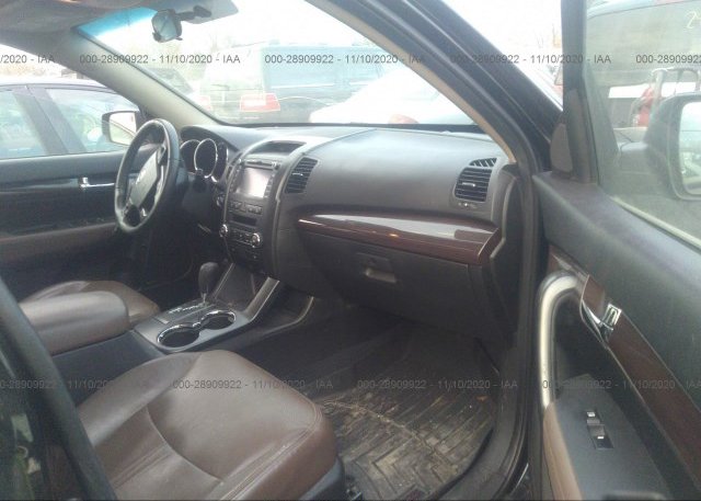 пригнать из сша 2011 KIA SORENTO 5XYKU4A28BG181642
