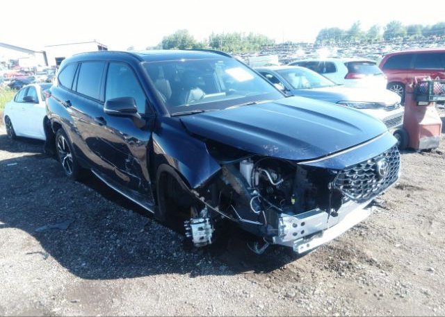 2021 TOYOTA HIGHLANDER (VIN: 5TDJZRBH7MS111004)