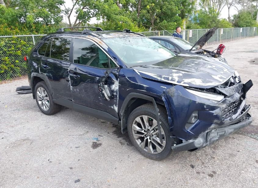 2025 TOYOTA RAV4 XLE PREMIUM photo