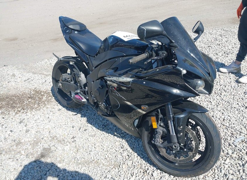 2012 Yamaha Yzfr1 4 photo