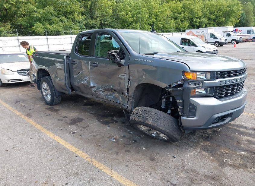 2021 CHEVROLET SILVERADO 1500 4WD  STANDARD BED CUSTOM photo