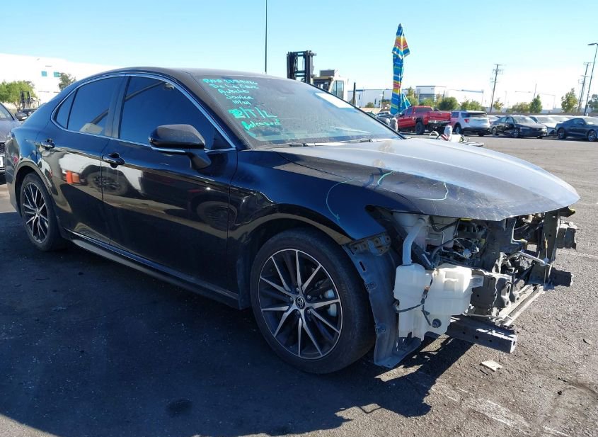 2022 TOYOTA CAMRY SE HYBRID photo