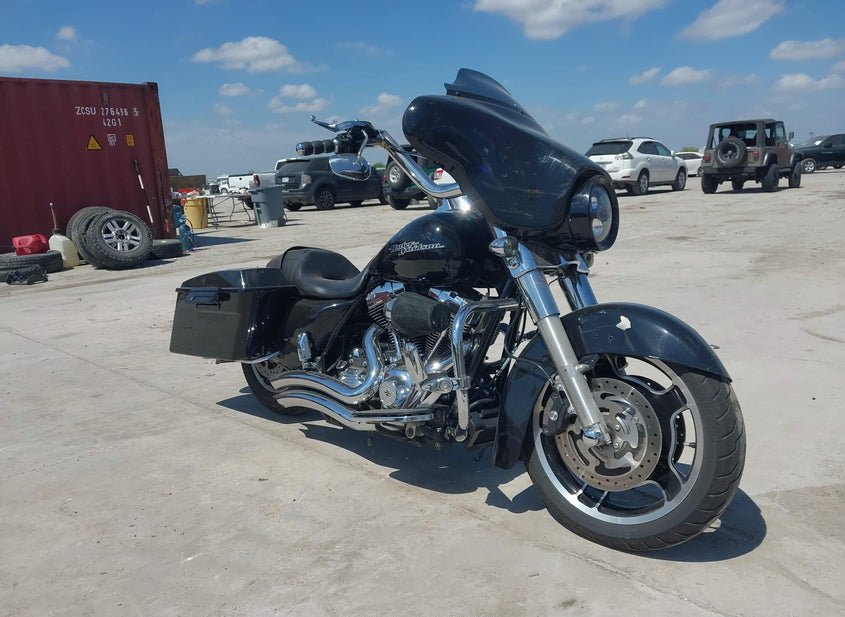 2012 Harley-Davidson Flhx 2 photo