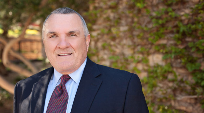 Meet and Greet with the real-life “Rudy” at the Memorabilia Expert