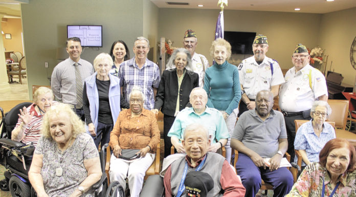 Veterans Reporter News Publisher Su Phelps visits The Bridge at Paradise Valley