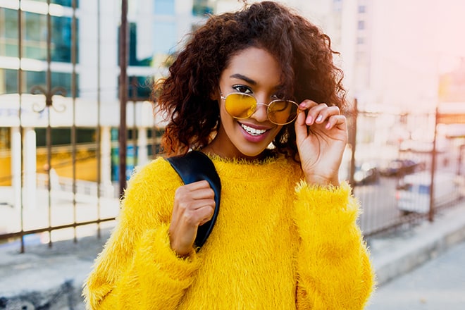Sunglasses-How-to-Know-What-Looks-Good-close-up-woman-in-yellow-sunglasses