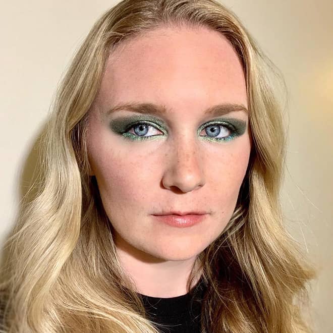 covergirls-new-line-covers-the-full-spectrum-of-women-cover-girl-full-spectrum-malorie-mackey-electric-green-eyeshadow-2