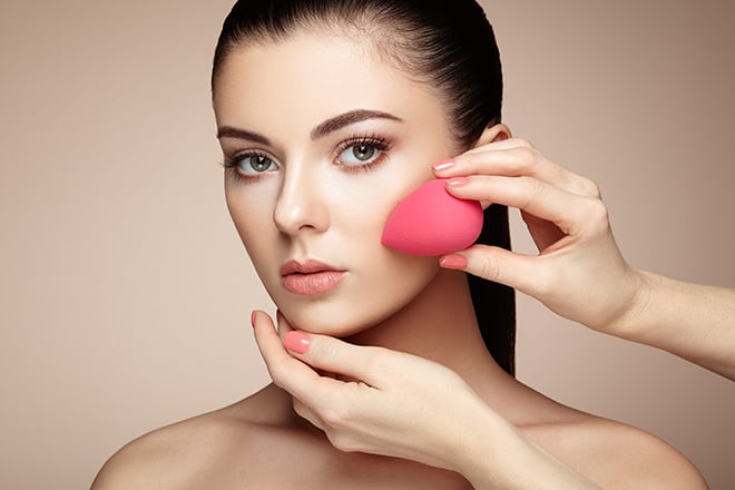 A-Step-By-Step-Guide-On-How-To-Conceal-Dark-Circles-Like-A-Pro-beauty-blender