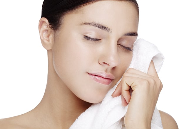 A-Step-By-Step-Guide-On-How-To-Conceal-Dark-Circles-Like-A-Pro-dry-face