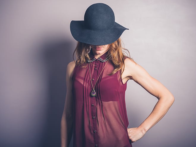 Being-an-Independent-Woman-in-2019-strong-woman-in-hat