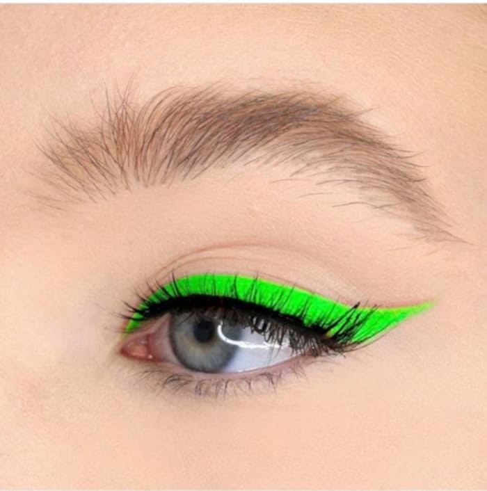 How to Wear Neon Makeup The Sexy Way acid green eyeliner