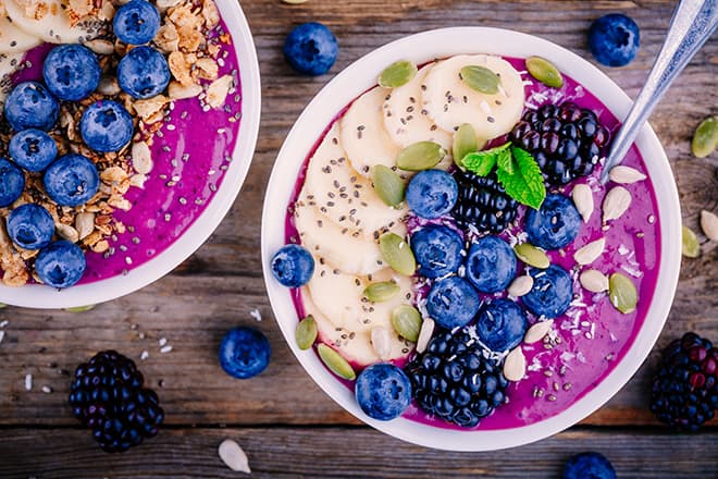 The-Best-CA-Treats-to-Indulge-in-Without-Feeling-Guilty-smoothie-bowl