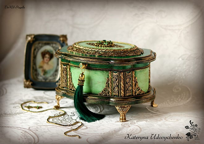 queen-upgrade-your-vanity