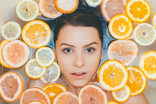 how-to-look-effortlessly-cute-while-traveling-face-care