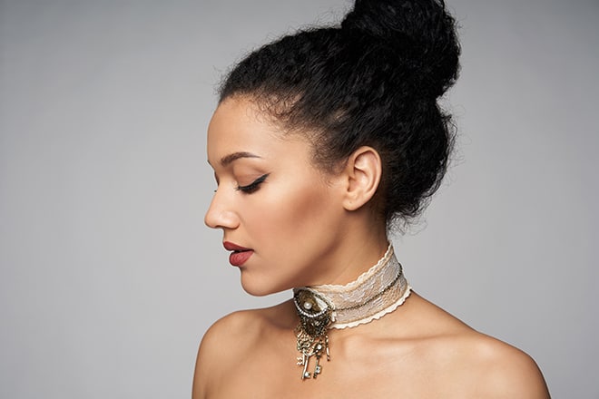 in-style-accessories-we-cant-live-without-choker