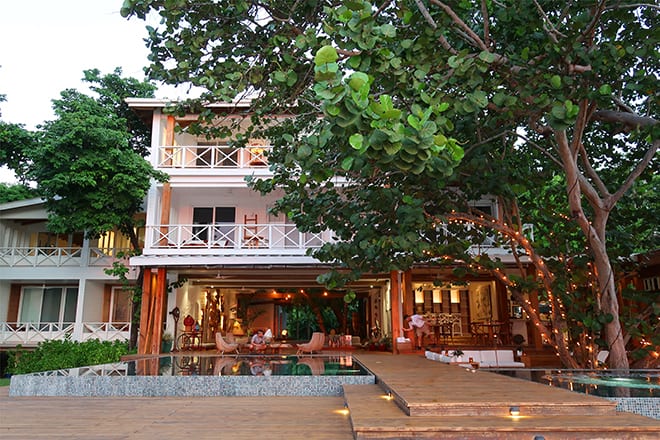 ibagari-boutique-hotel-luxury-destination-roatan-honduras-full-hotel-viva-glam