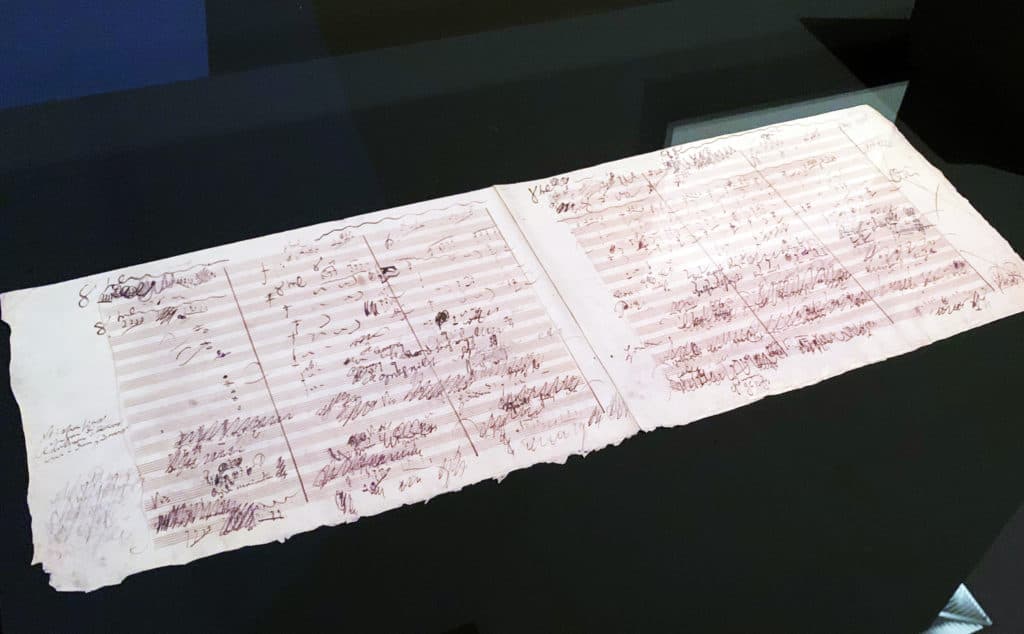 interesting-facts-you-dont-konw-about-beethoven-viva-glam-beethoven-composition-draft-handwriting-messy-main-image