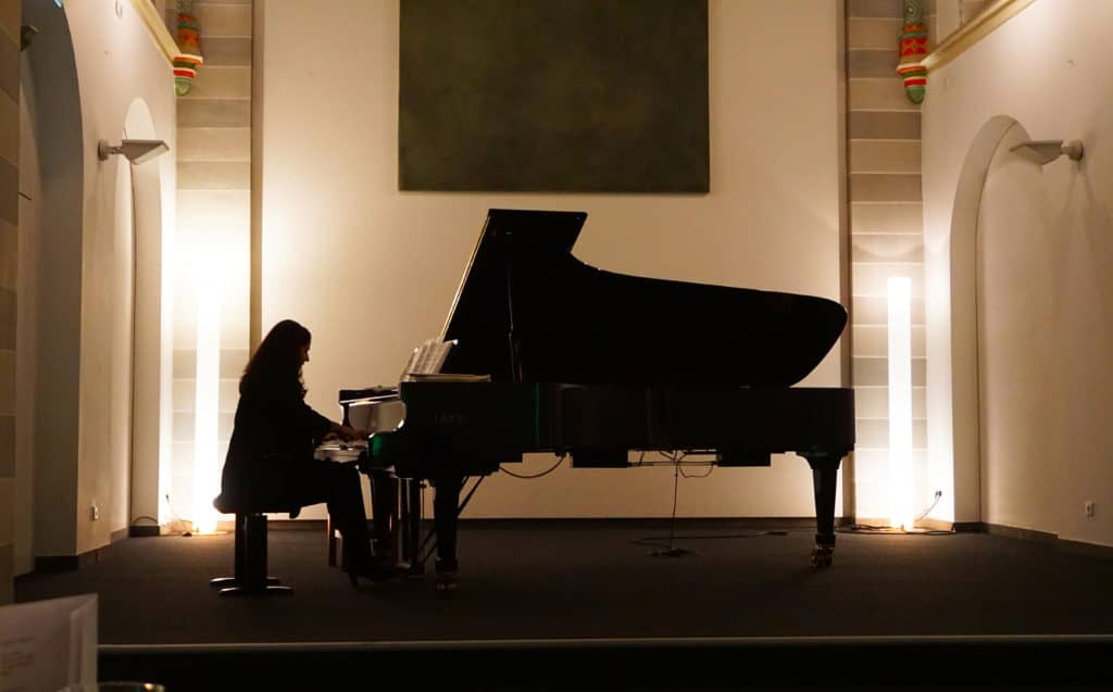 susanne-kessel-250-pieces-for-beethoven-concert-viva-glam-malorie-mackey