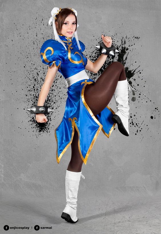 Hot Chun Li Cosplay